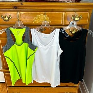 Assorted workout tops - Medium